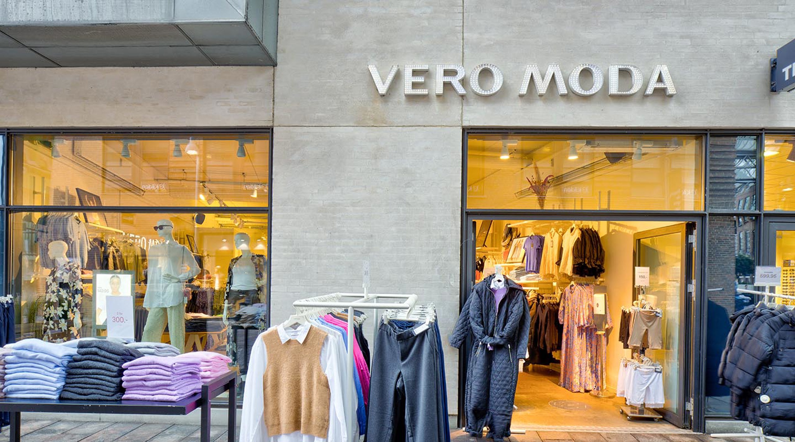 إنذار إمبراطوري التحوط vero moda åbningstider - maubanghean.net